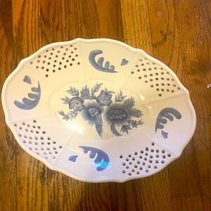 Home Interiors 2002 legged platter